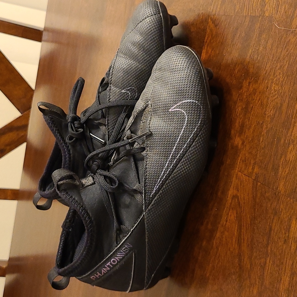 Nike Phantom Soccer Cleats
